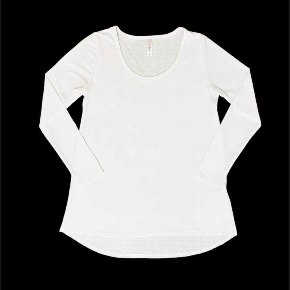 🦄 LULAROE Lynnae top▫️SOLID WHITE▫️
